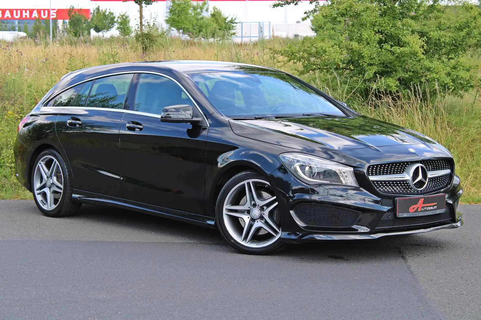 Mercedes-Benz CLA 220 *2x AMG-Paket/Leder/Xenon/Ambiente* Schwarz - 2
