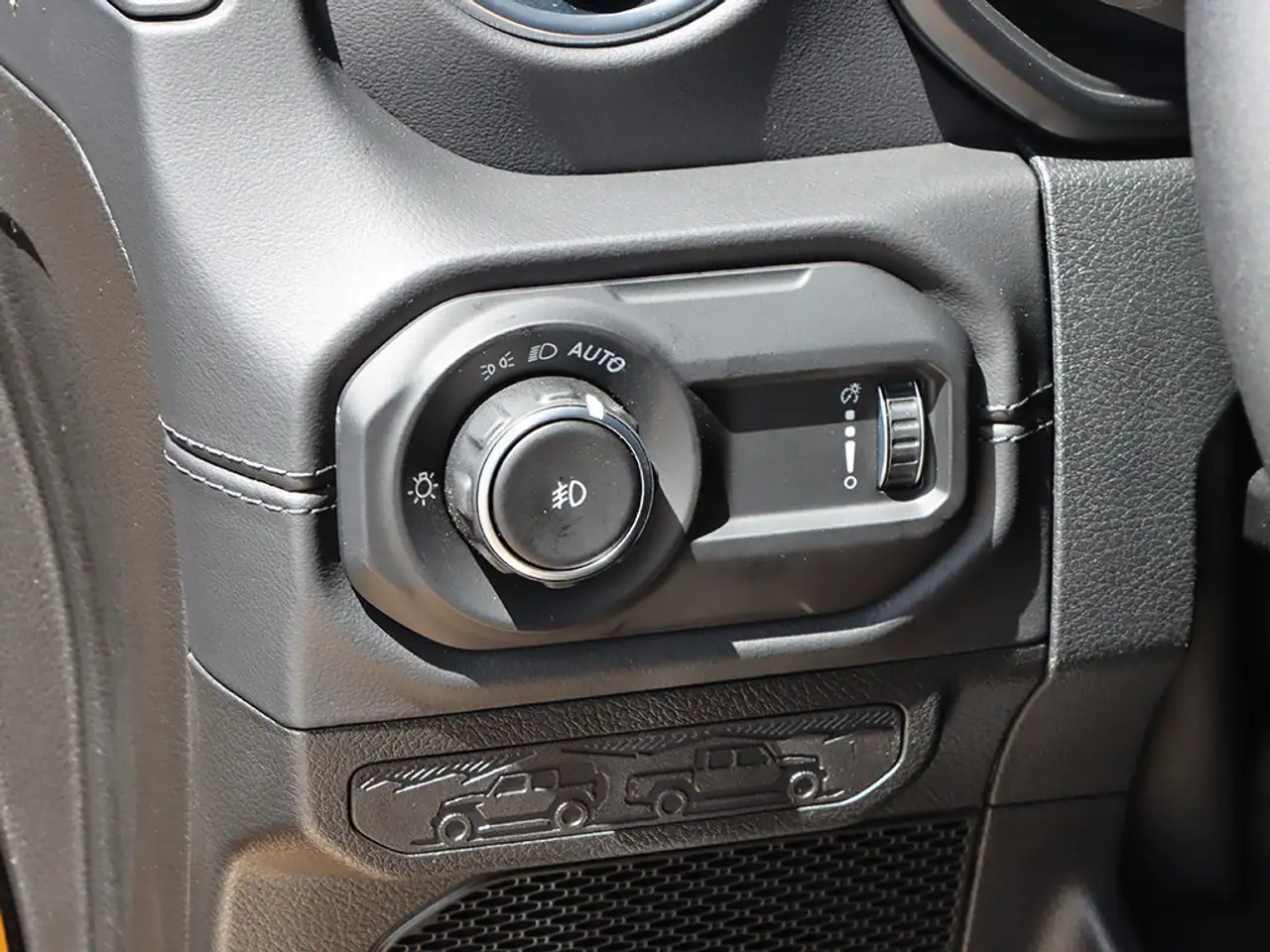 Jeep Wrangler photo Jeep Wrangler