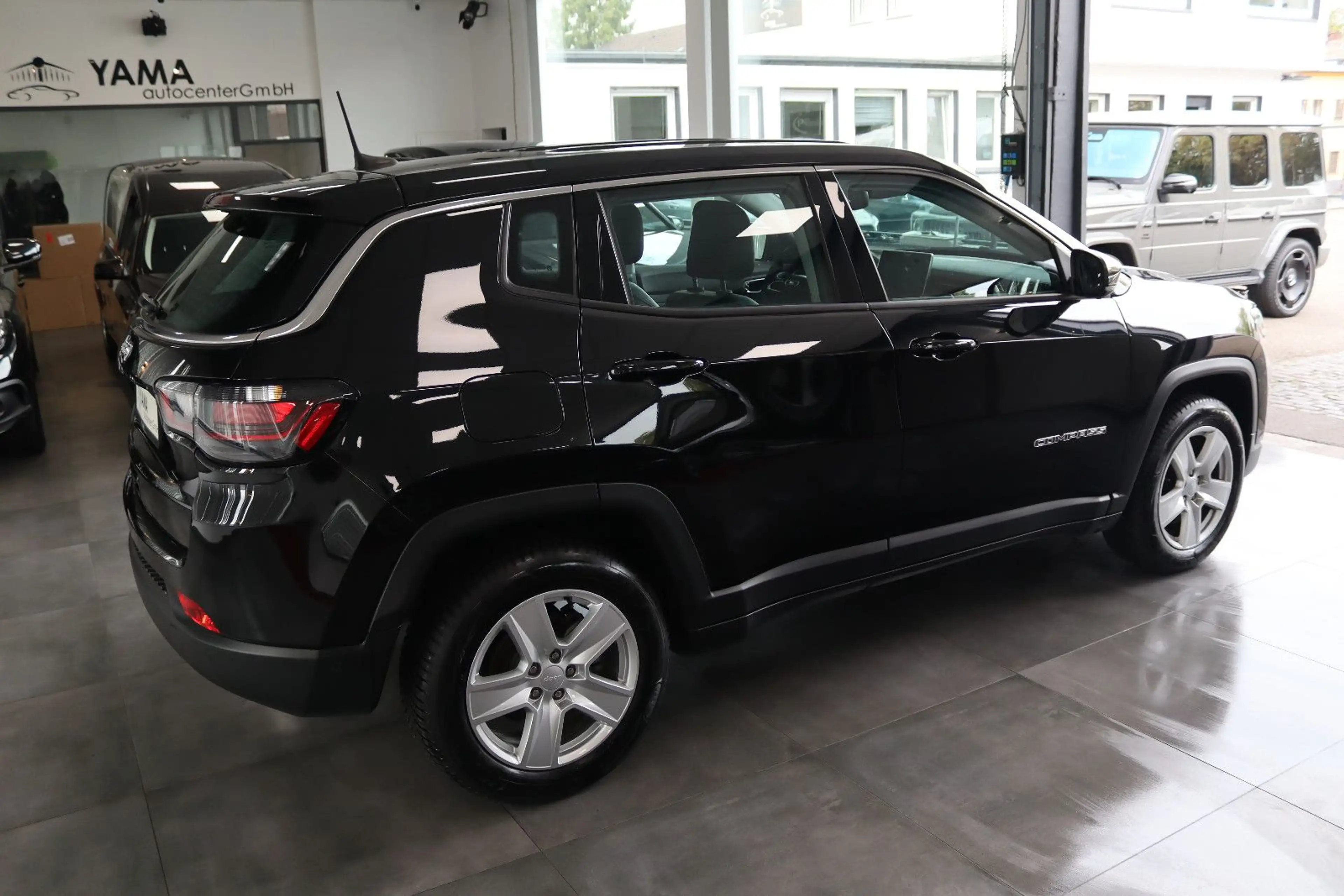 Jeep Compass Altitude Mild-Hybrid FWD — photo 4