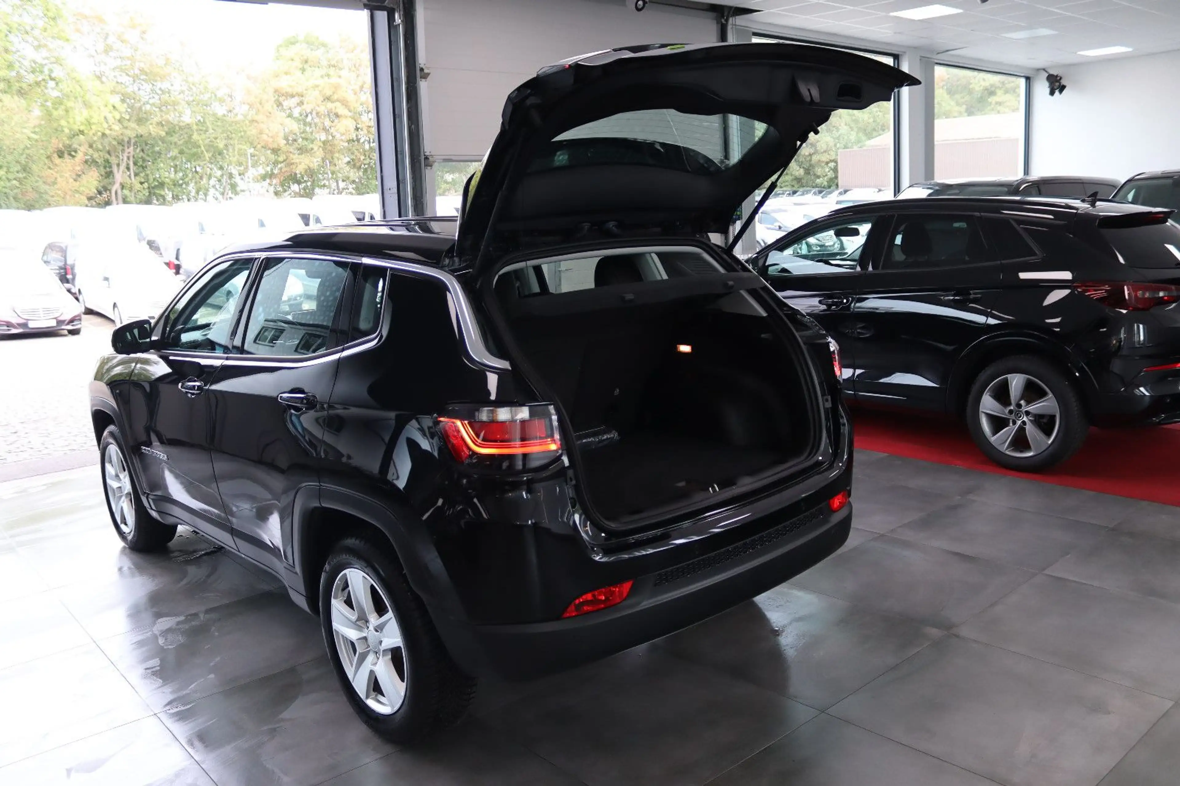 Jeep Compass Altitude Mild-Hybrid FWD — photo 14