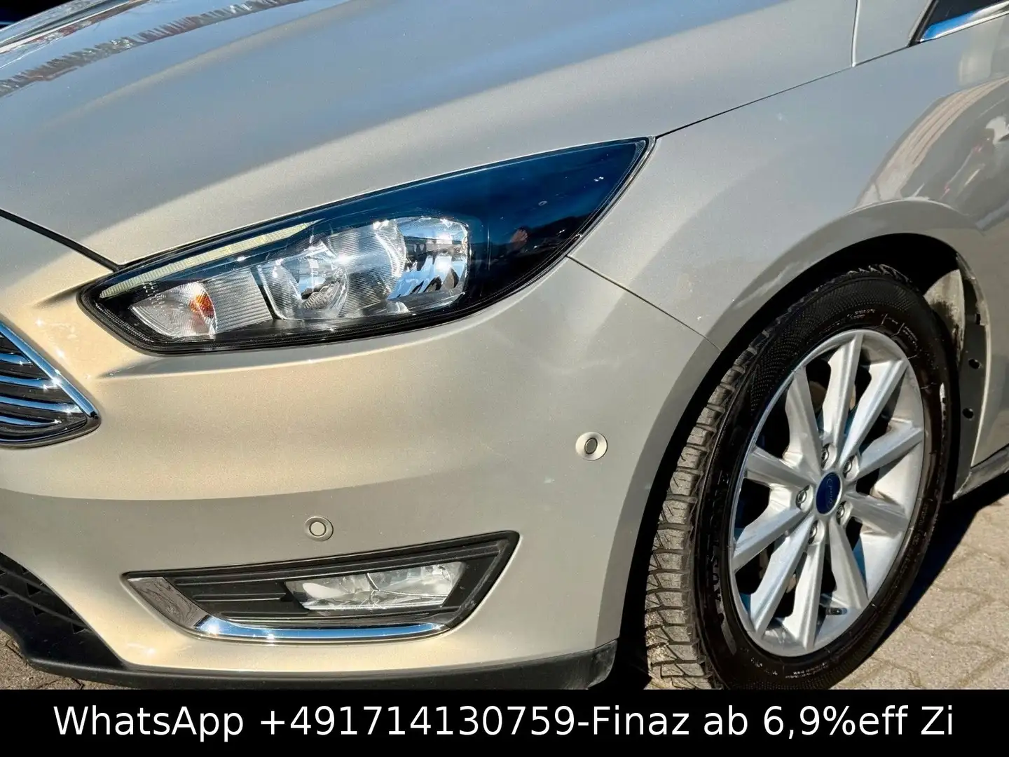 Ford Focus Turnier TITANIUM-PDC-NAVI-SHZG-KAM-hzb.LEN Grau - 2