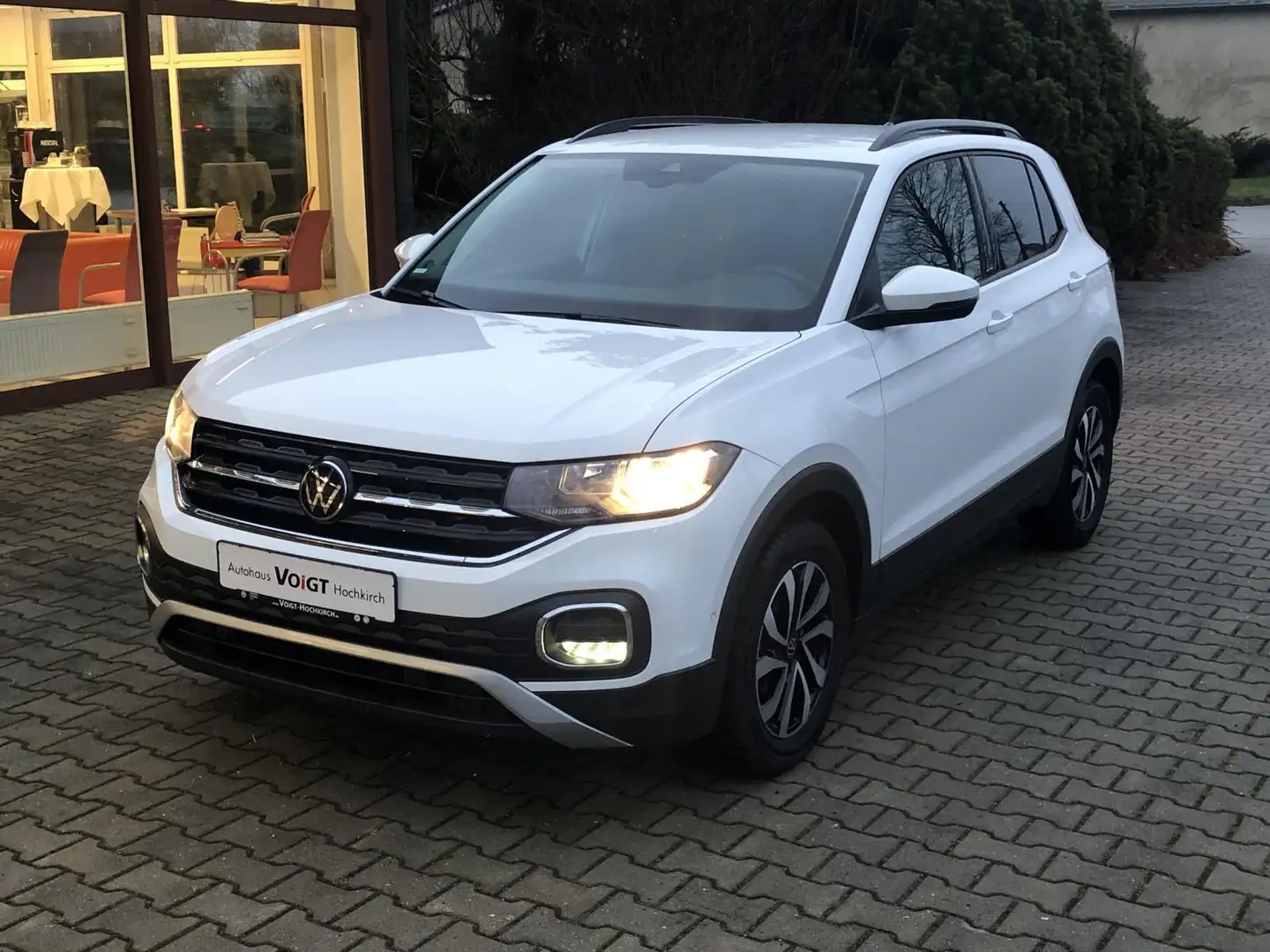 Volkswagen T-Cross Active 1.0 TSI NAVI EINPARKHILFE APP SHZ Weiß - 1