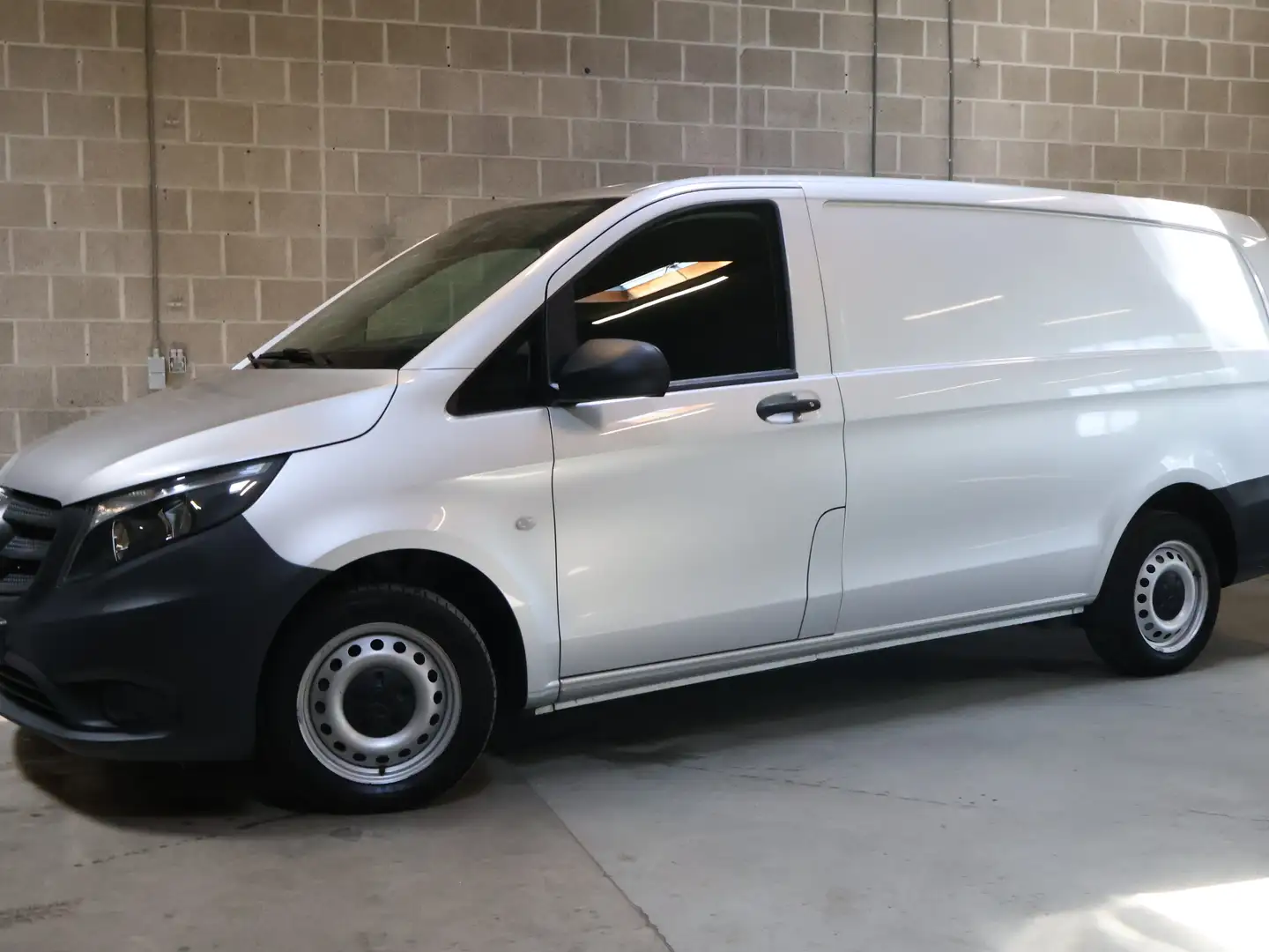 Mercedes-Benz Vito 110 L2 MT6| Airco| Camera| Sortimo-inrichting Zilver - 1