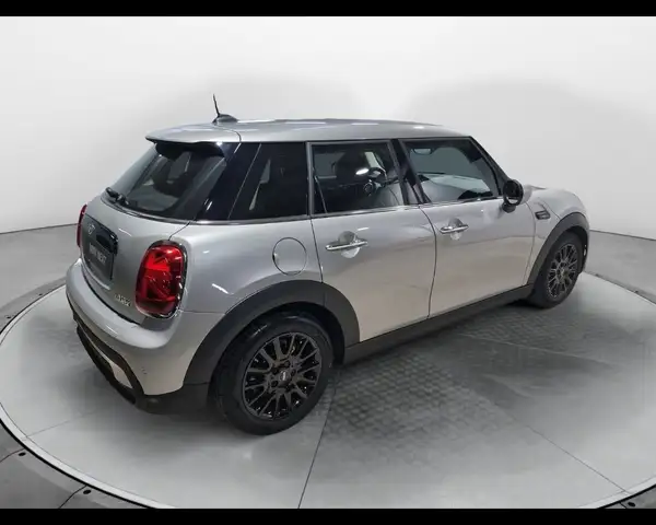 MINI Hatch view 6