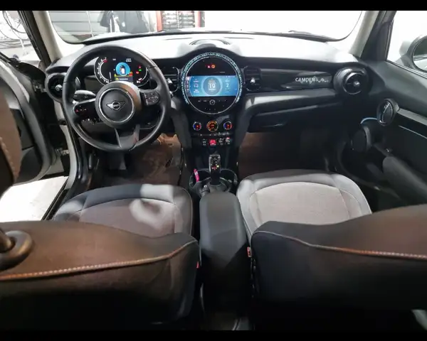 MINI Hatch view 19