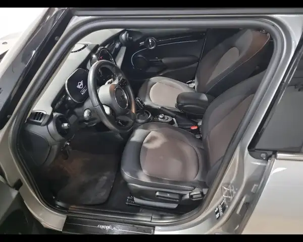 MINI Hatch view 20