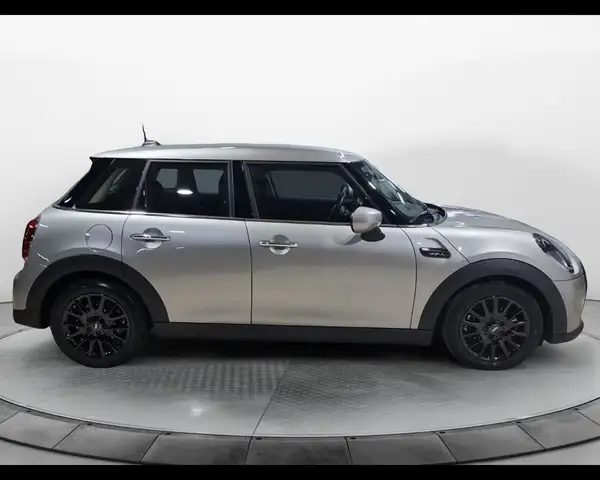 MINI Hatch view 5