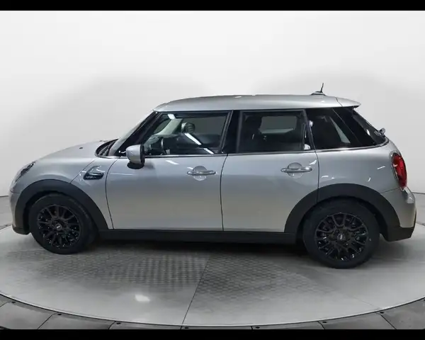 MINI Hatch view 9