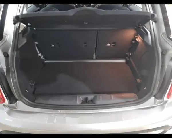 MINI Hatch view 23