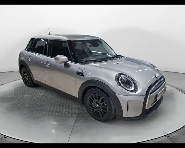 MINI Hatch view 4