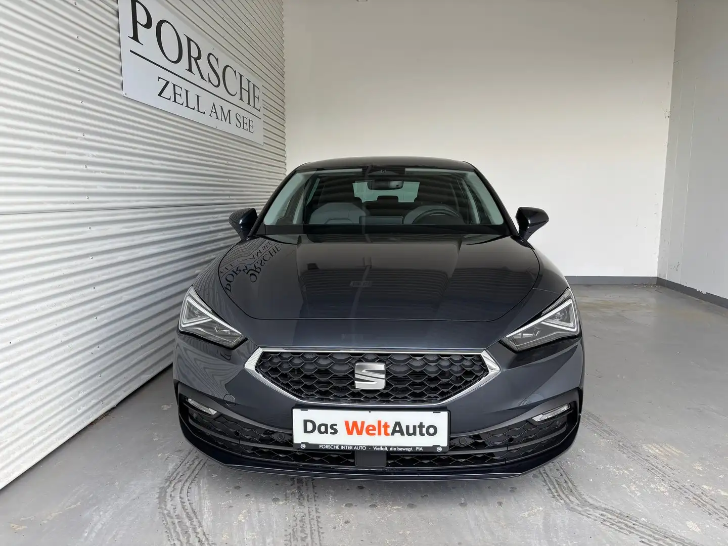 SEAT Leon Style Edition 1.5 TSI 115 PS Grau - 2