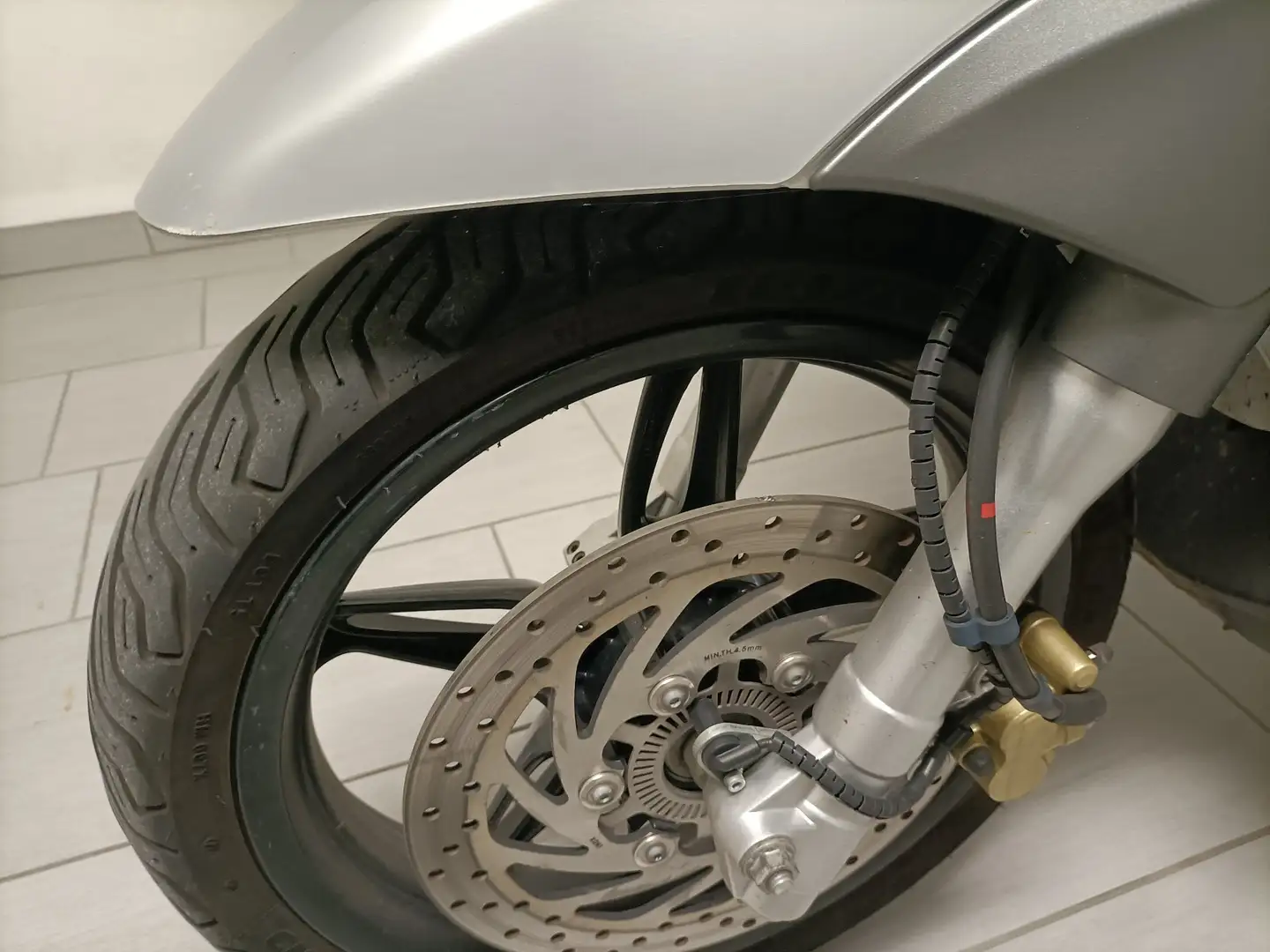 Piaggio Beverly 400 piaggio Beverly 350 con ABS e Ars Grigio - 1