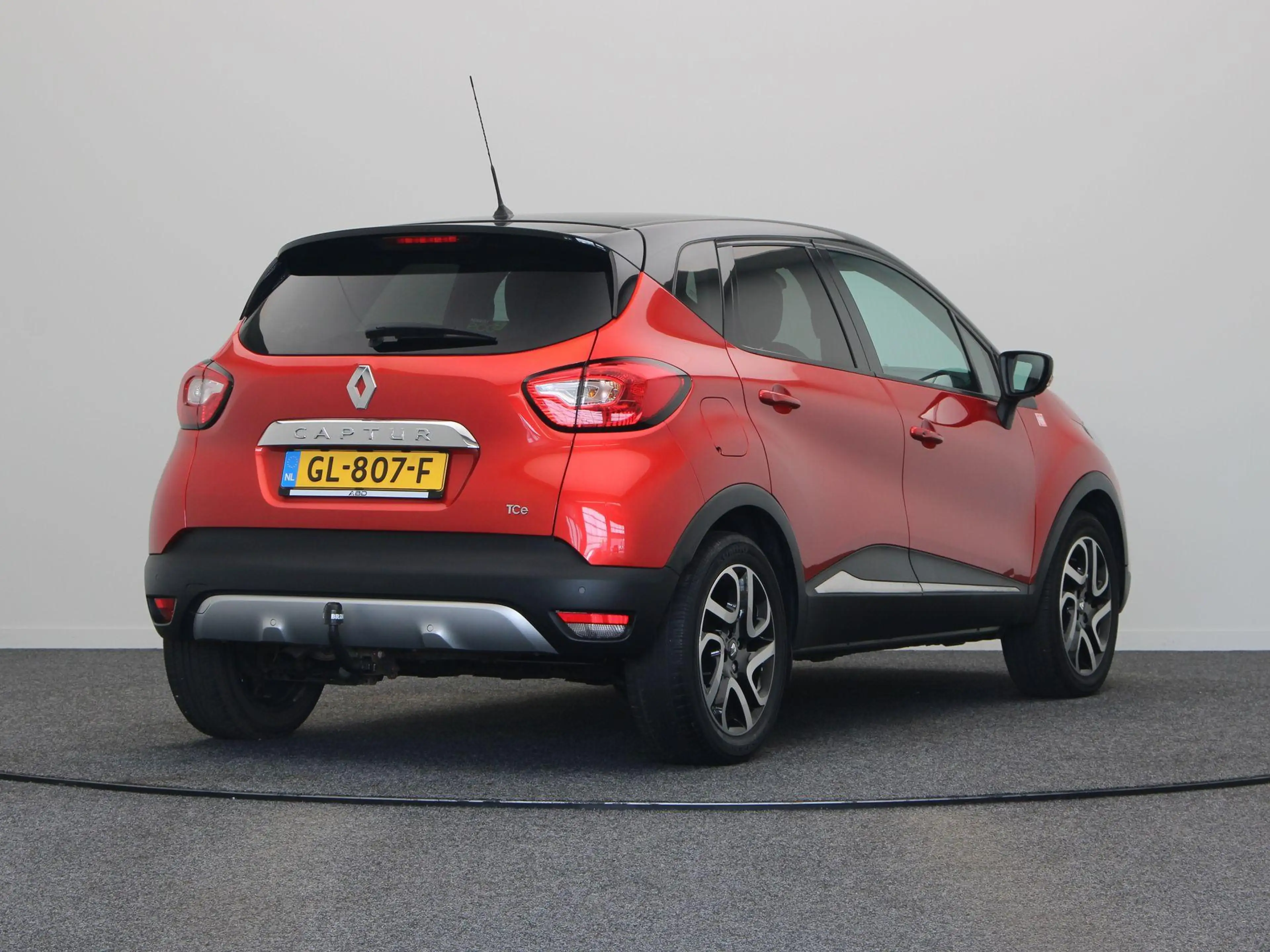 Renault Captur TCe 90pk Helly Hansen | Trekhaak | Navigatie | Cru — photo 11
