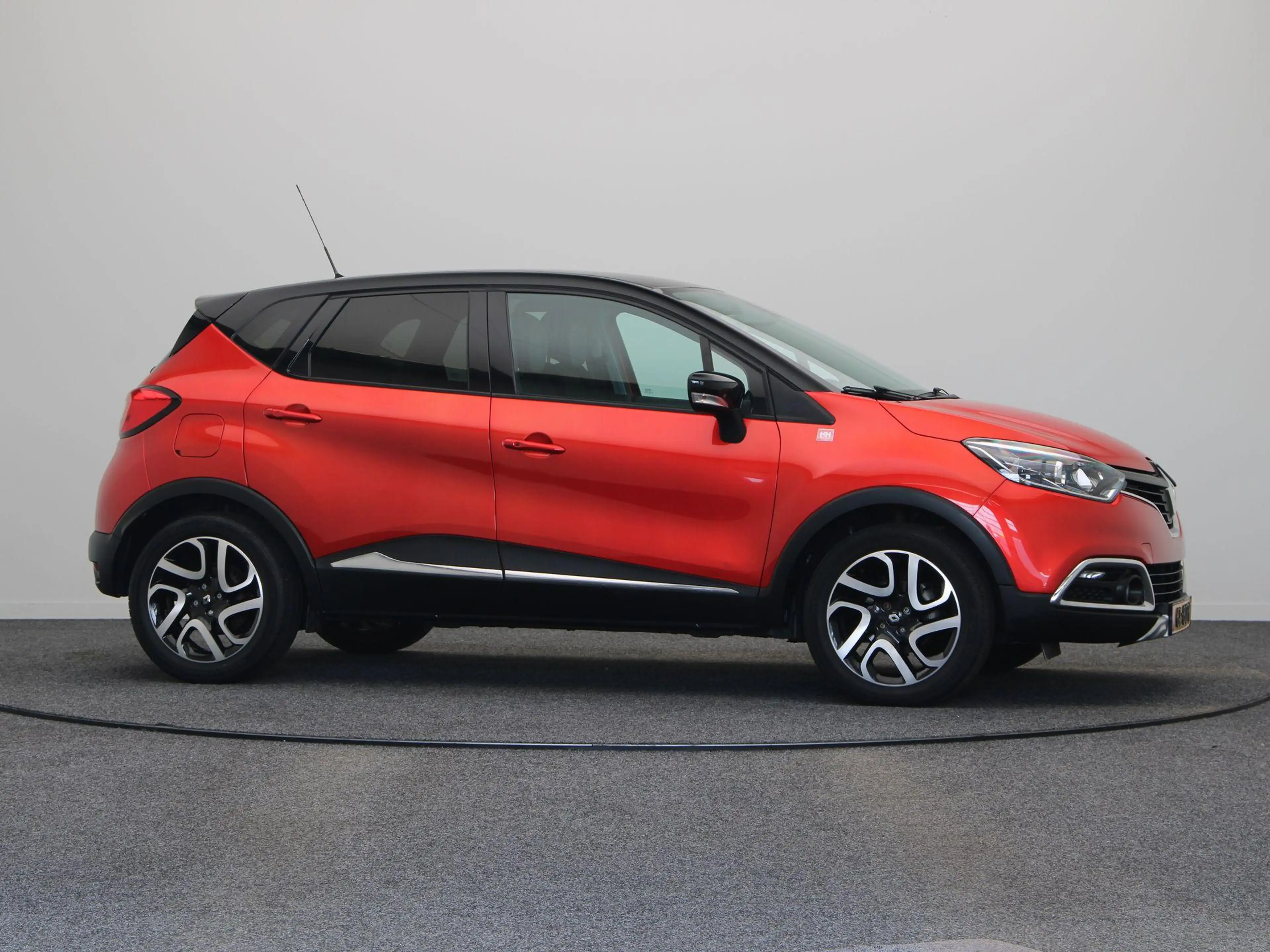 Renault Captur TCe 90pk Helly Hansen | Trekhaak | Navigatie | Cru — photo 13