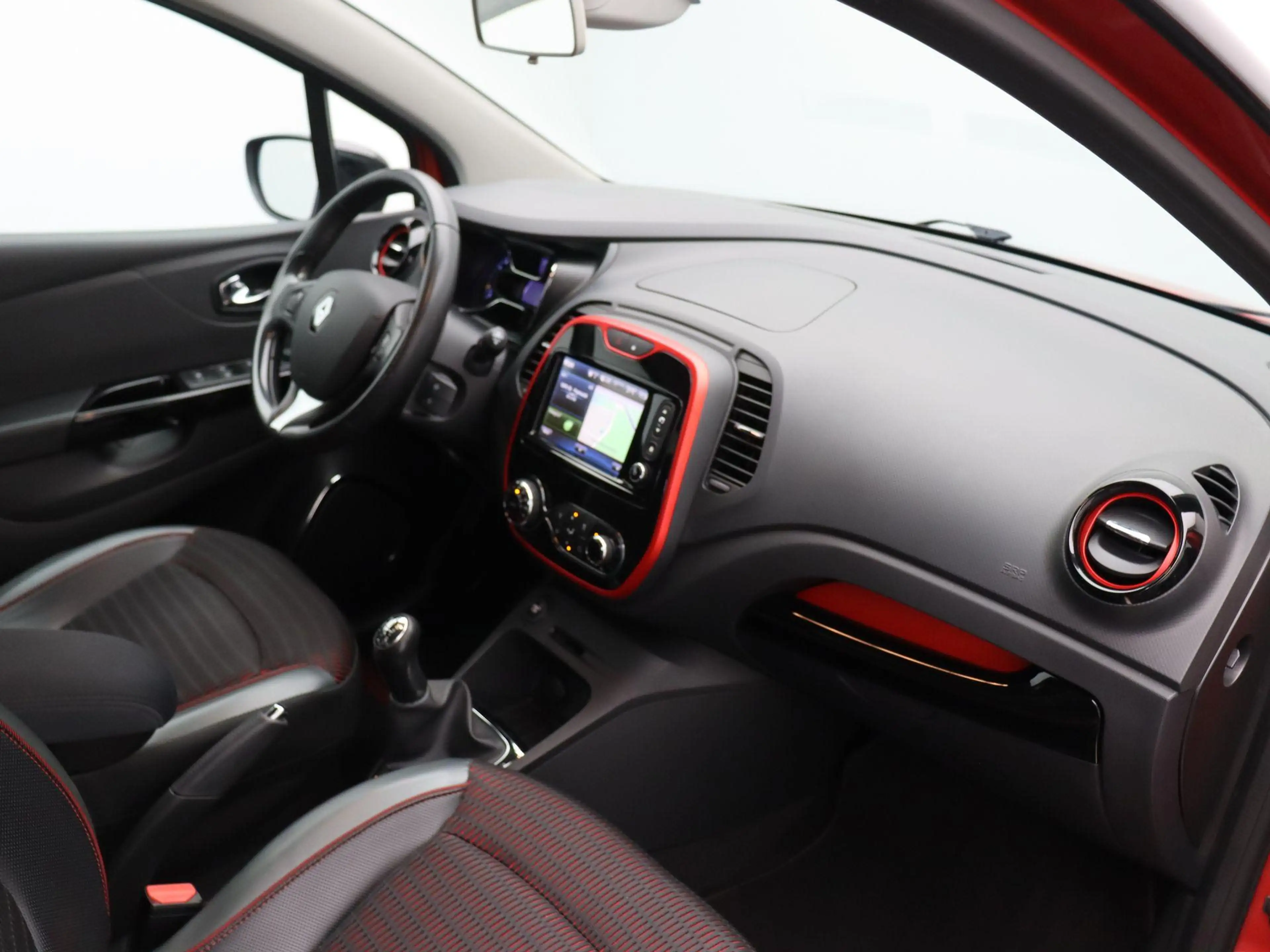 Renault Captur TCe 90pk Helly Hansen | Trekhaak | Navigatie | Cru — photo 5
