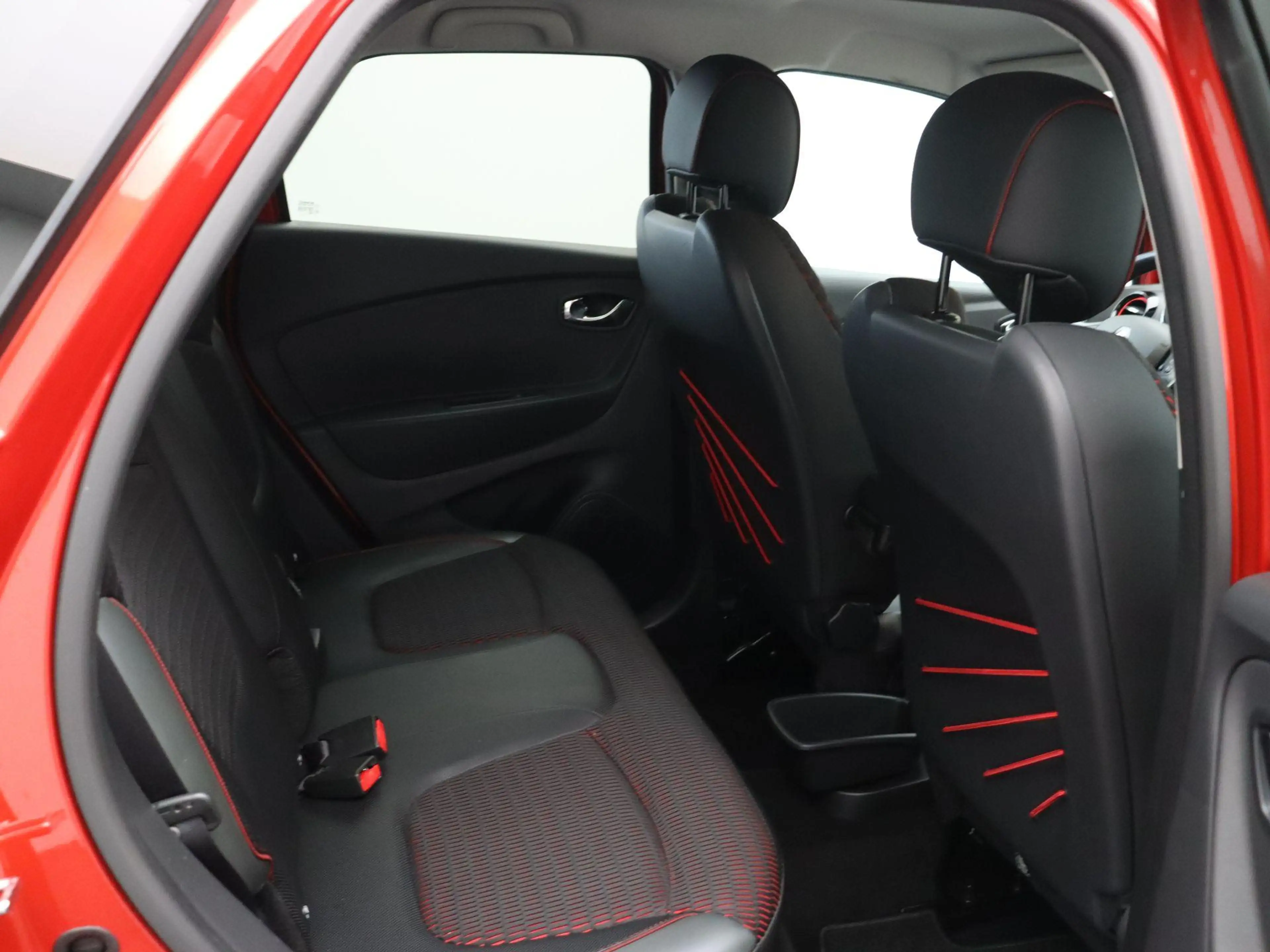 Renault Captur TCe 90pk Helly Hansen | Trekhaak | Navigatie | Cru — photo 8