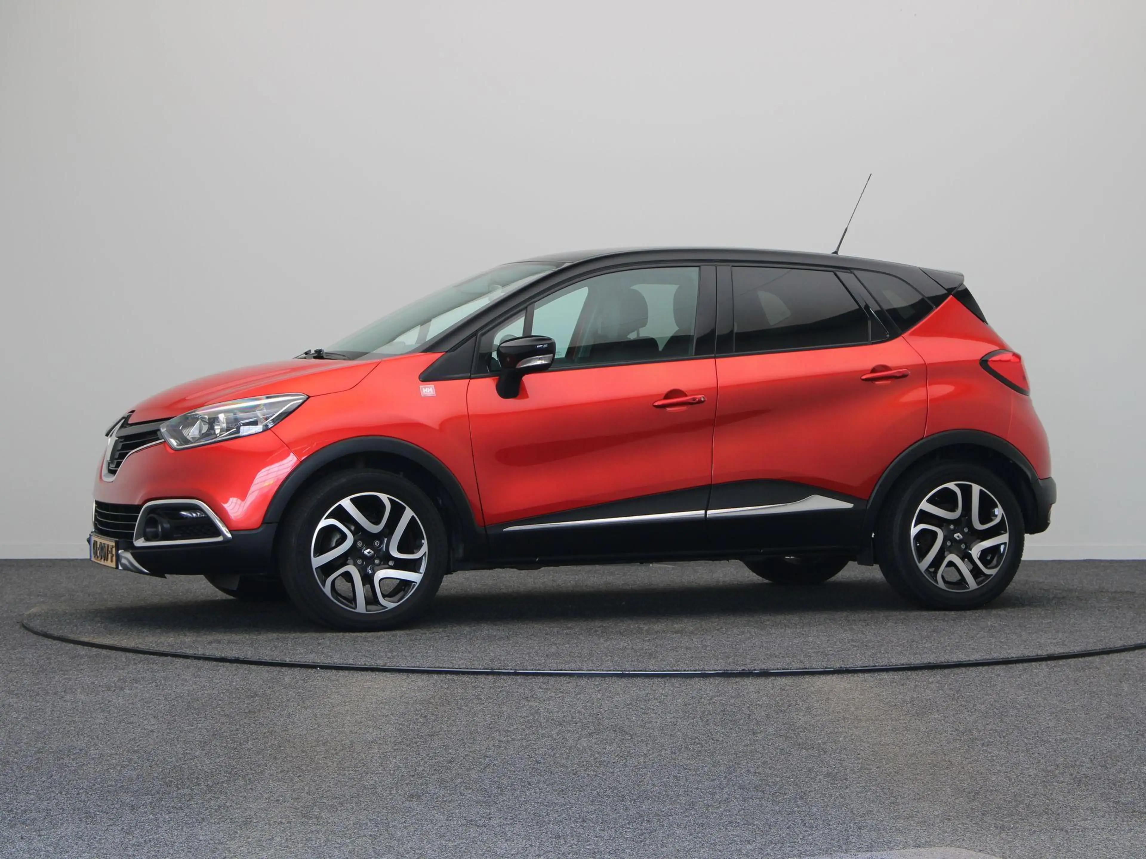 Renault Captur TCe 90pk Helly Hansen | Trekhaak | Navigatie | Cru — photo 12