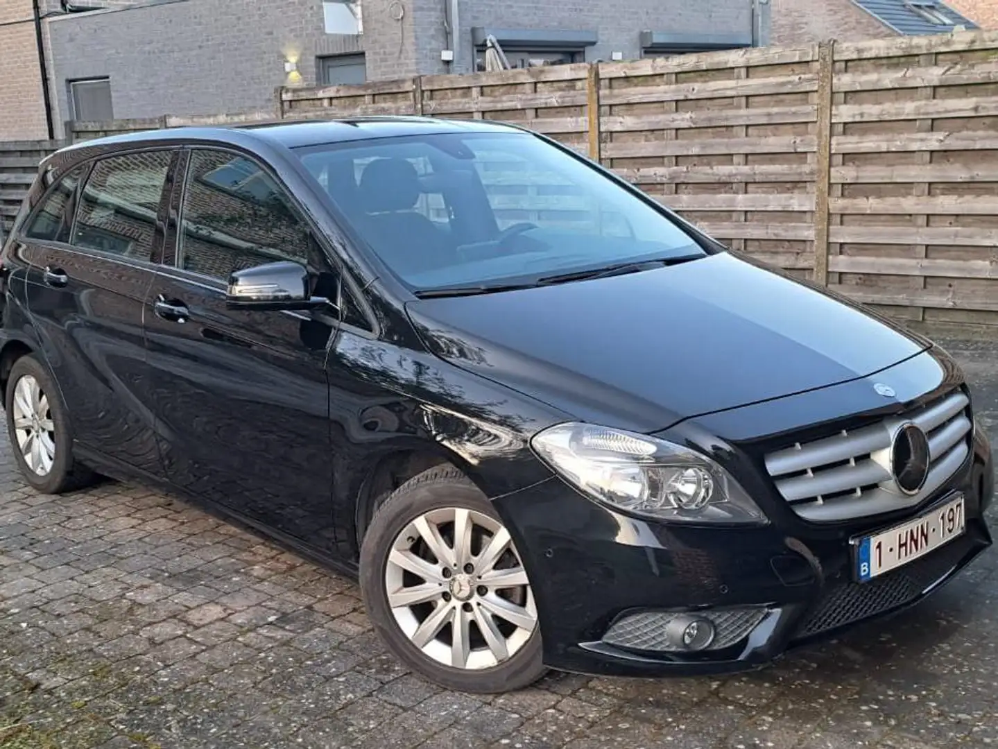 Mercedes-Benz B 180 B 180 (BlueEFFICIENCY) Noir - 1
