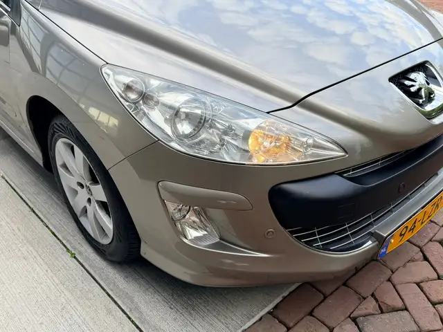 Peugeot 308 view 10