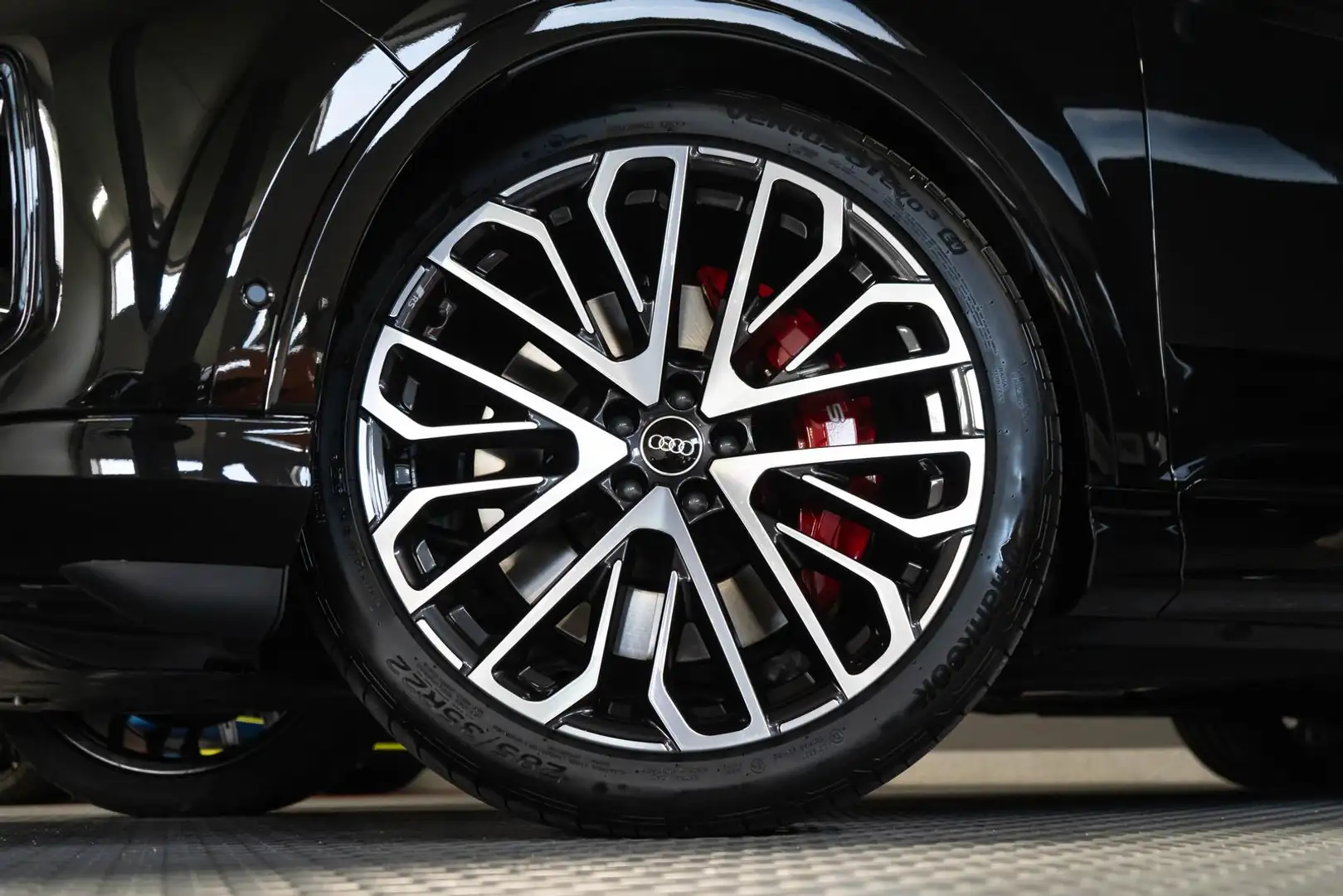 Audi SQ7 4.0 TFSI quattro AHK PANO B&O STHZ ABT Power Negro - 2
