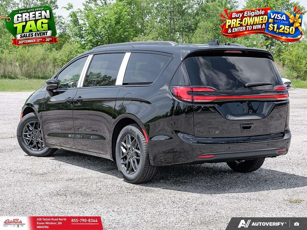 2027 Chrysler Pacifica Select Front-Wheel Drive Passenger Van — photo 1