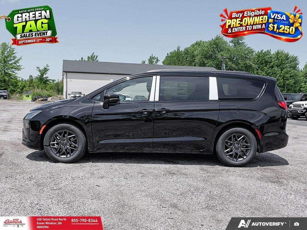 2027 Chrysler Pacifica Select Front-Wheel Drive Passenger Van — photo 1