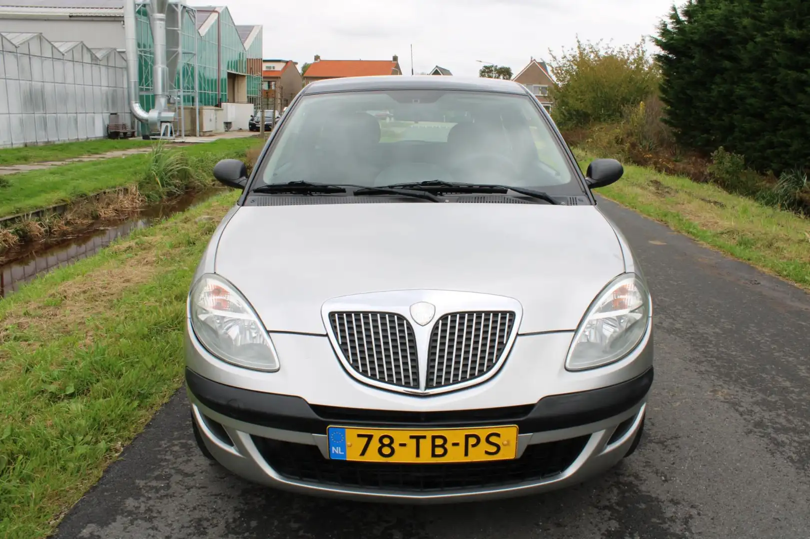 Lancia Ypsilon 1.2 Argento met Airco Grijs - 2