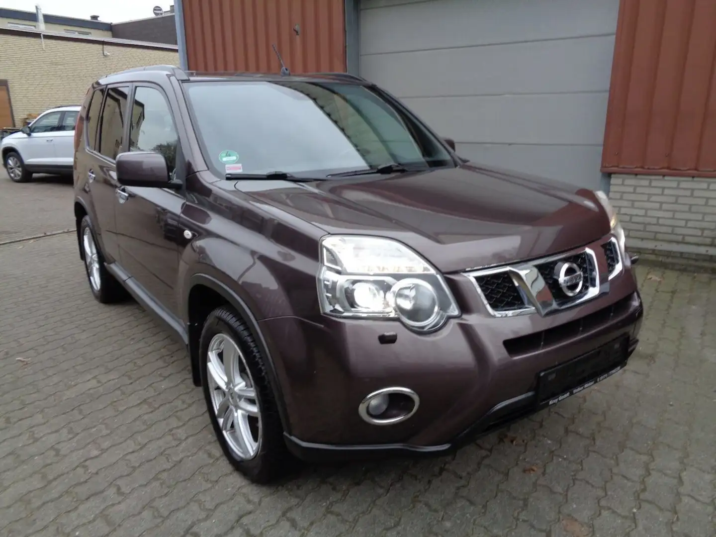 Nissan X-Trail 2.0 dCi 4X4, Panorama, Leder, Xenon, AHK Grau - 1