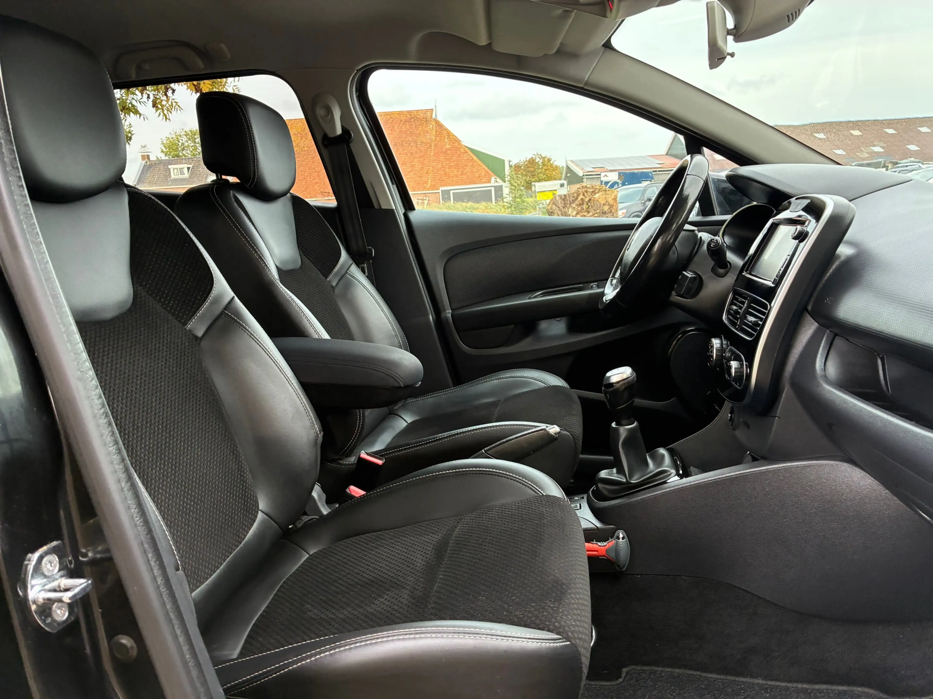Renault Clio Estate 0.9 TCe Intens | Camera + Keyless + Navi Nu — photo 7