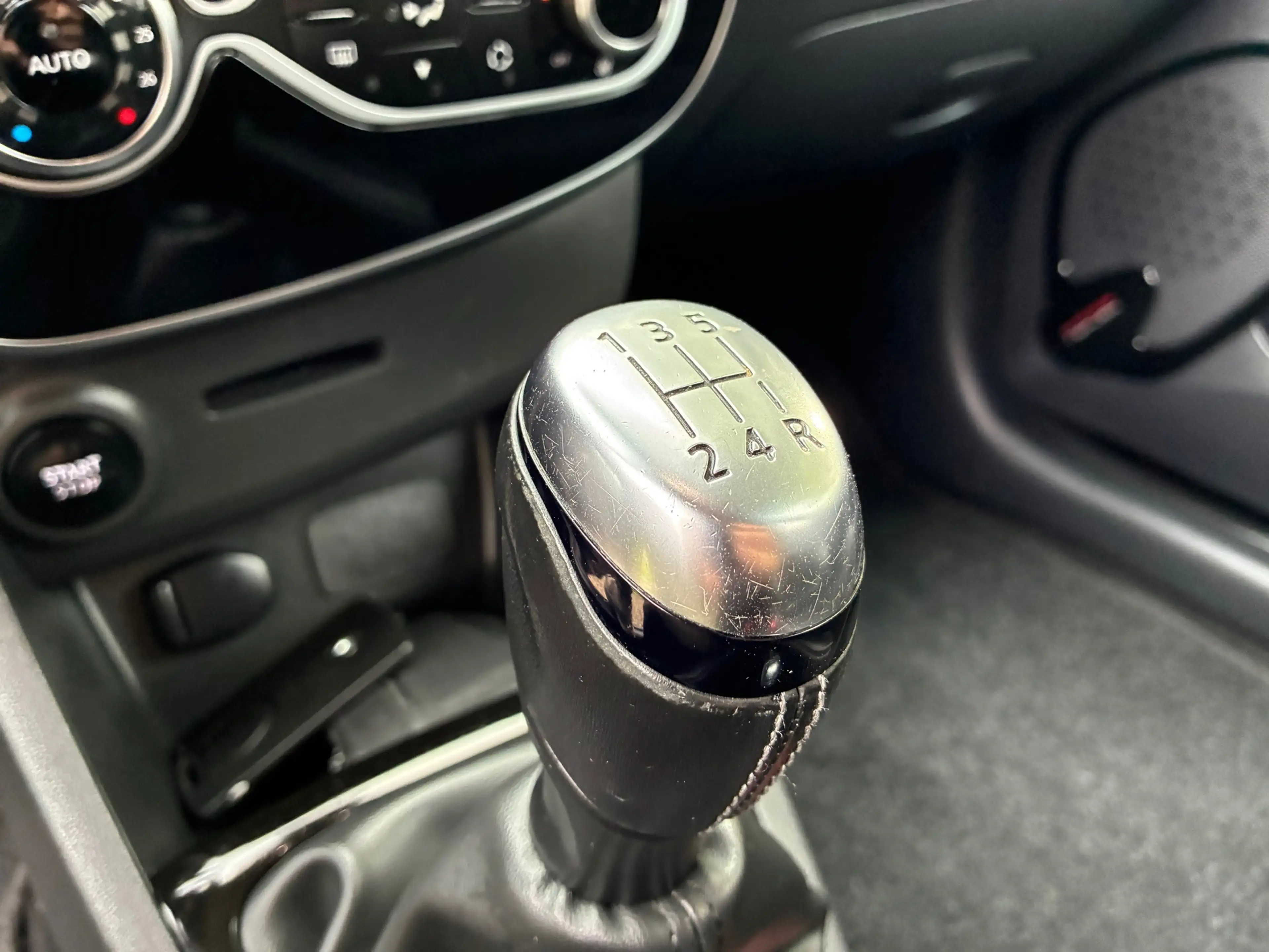 Renault Clio Estate 0.9 TCe Intens | Camera + Keyless + Navi Nu — photo 14