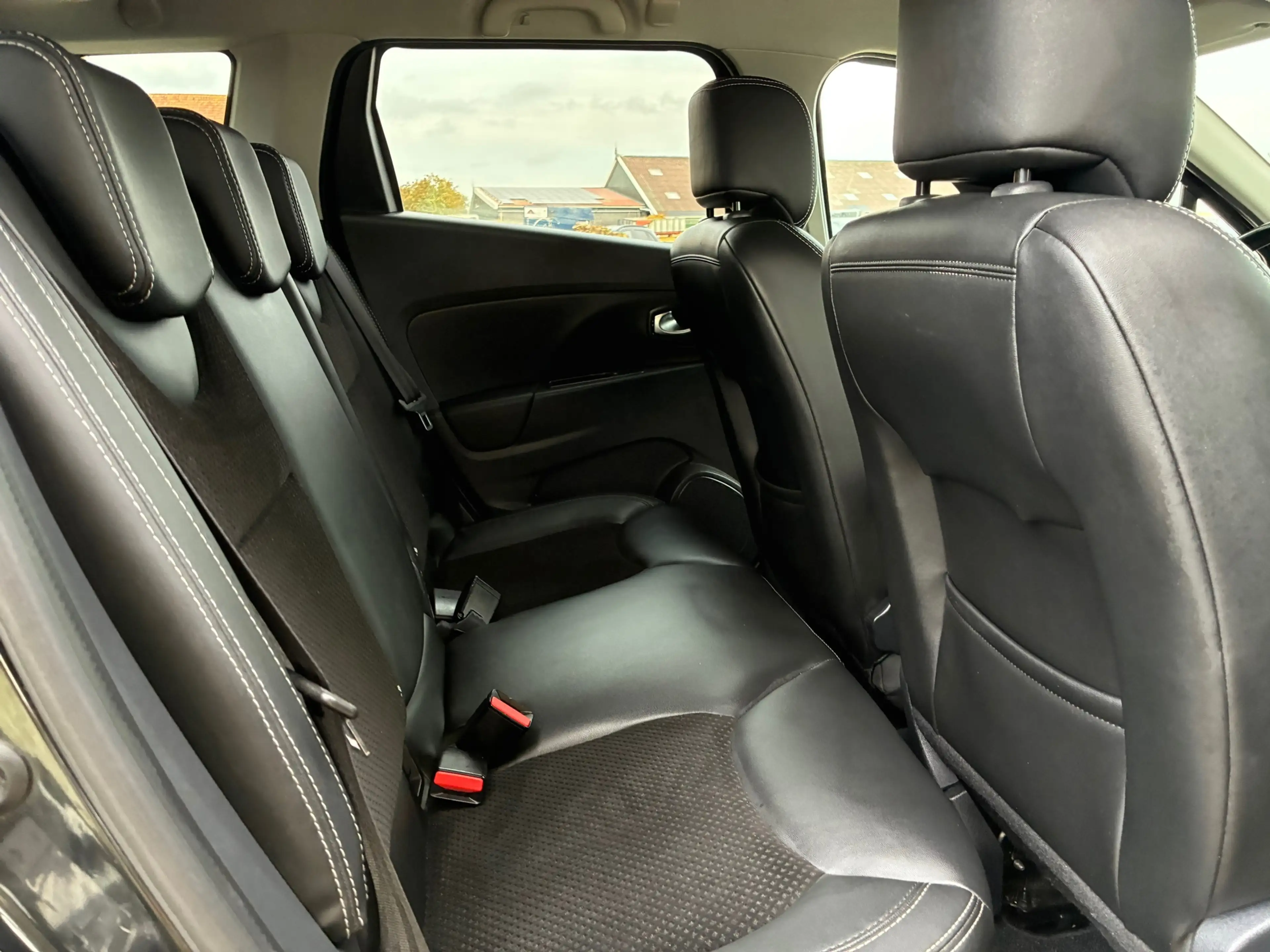 Renault Clio Estate 0.9 TCe Intens | Camera + Keyless + Navi Nu — photo 8