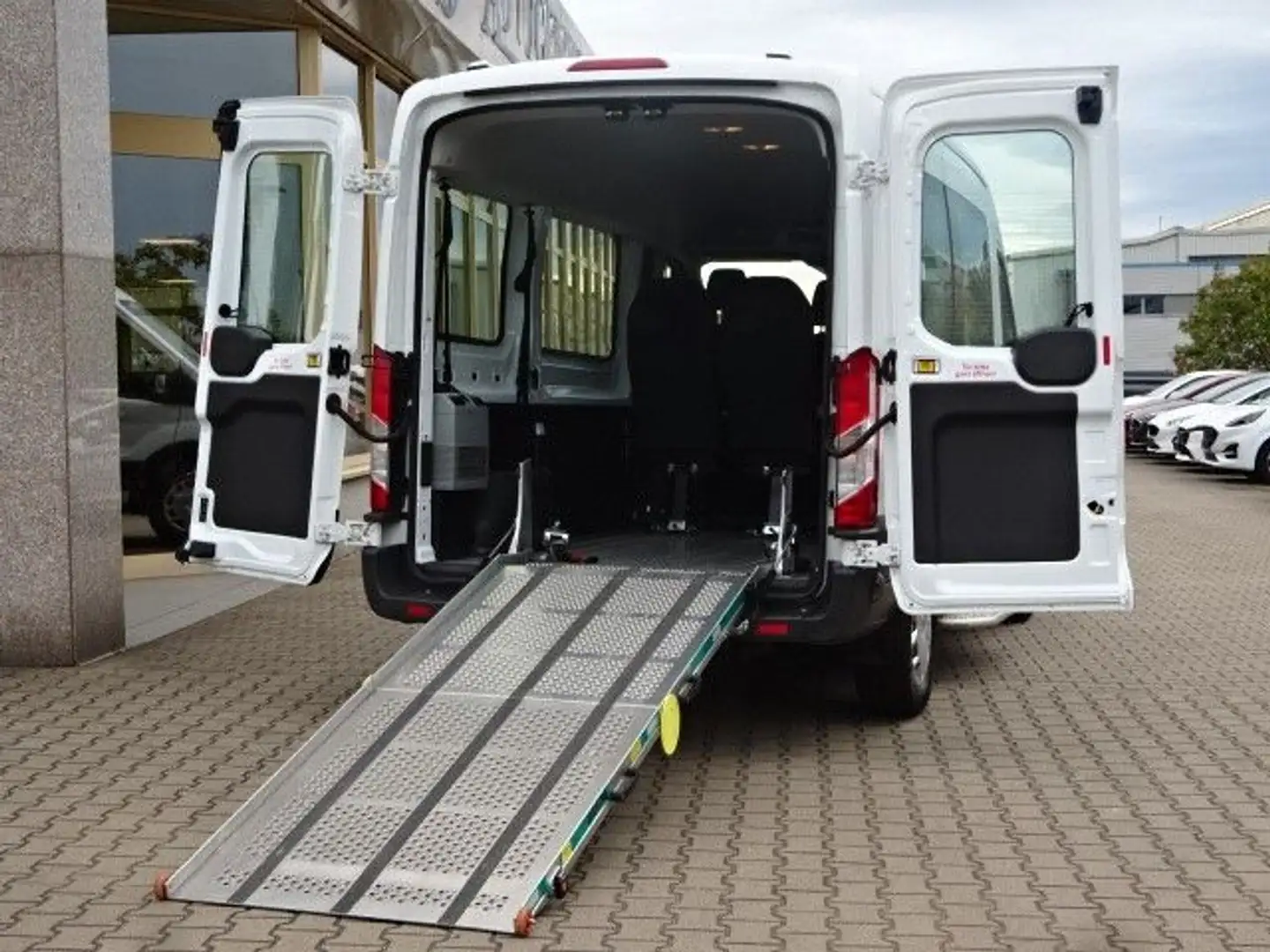 Ford Transit Kombi 330 L2 Trend KMP Rampe Standheizg Weiß - 2