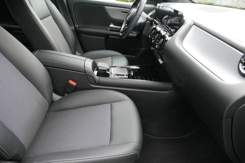 Mercedes-Benz GLA 200 GLA 200 Diesel 8G-DCT Inspektion Neu Top Zustand! — photo 3