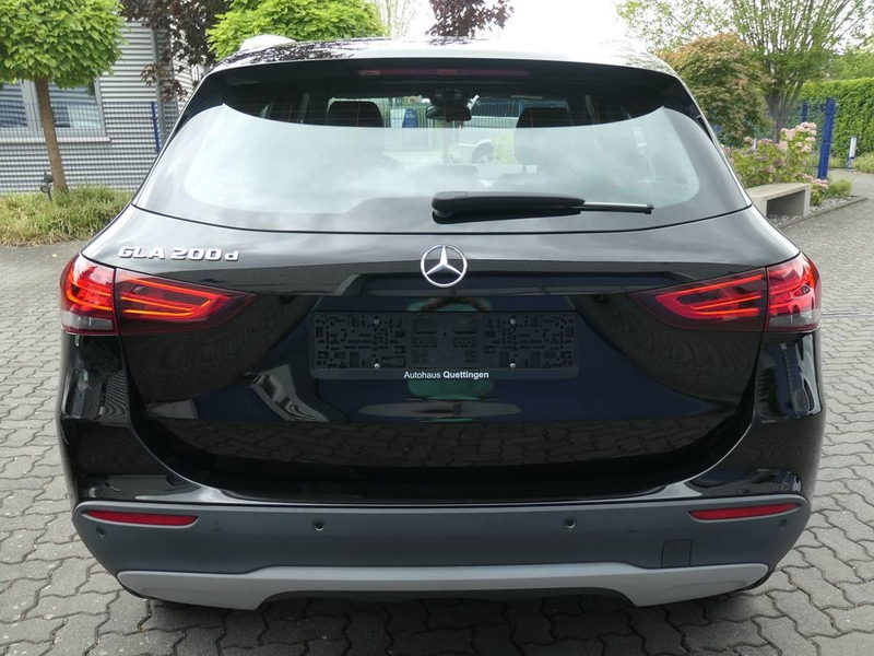 Mercedes-Benz GLA 200 GLA 200 Diesel 8G-DCT Inspektion Neu Top Zustand! — photo 14