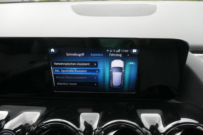 Mercedes-Benz GLA 200 GLA 200 Diesel 8G-DCT Inspektion Neu Top Zustand! — photo 11