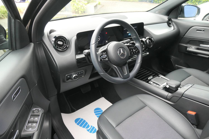 Mercedes-Benz GLA 200 GLA 200 Diesel 8G-DCT Inspektion Neu Top Zustand! — photo 5