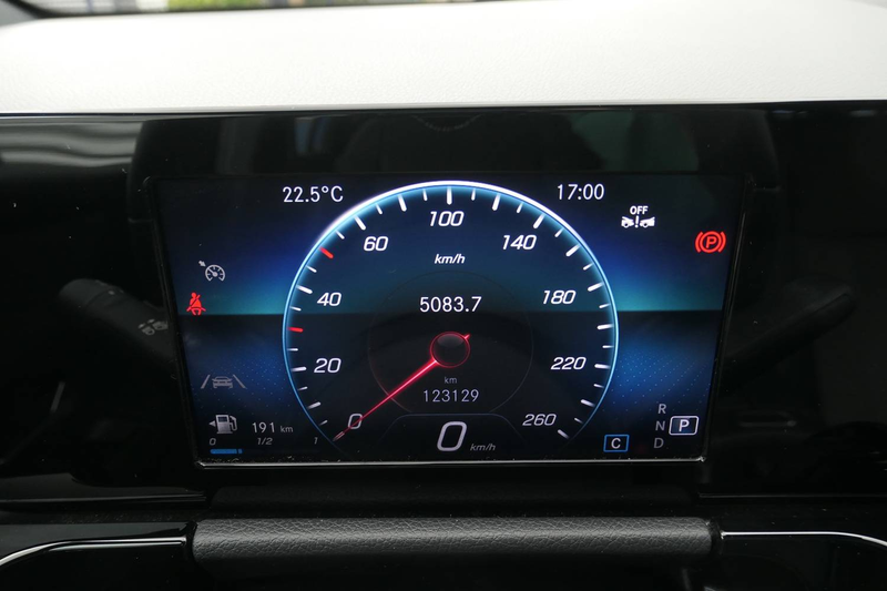 Mercedes-Benz GLA 200 GLA 200 Diesel 8G-DCT Inspektion Neu Top Zustand! — photo 13