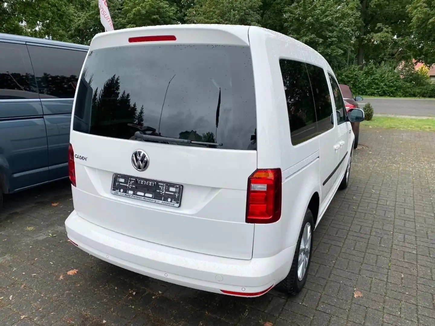 Volkswagen Caddy 2.0 TDI Trendline BMT Optik Paket Navi Wit - 2