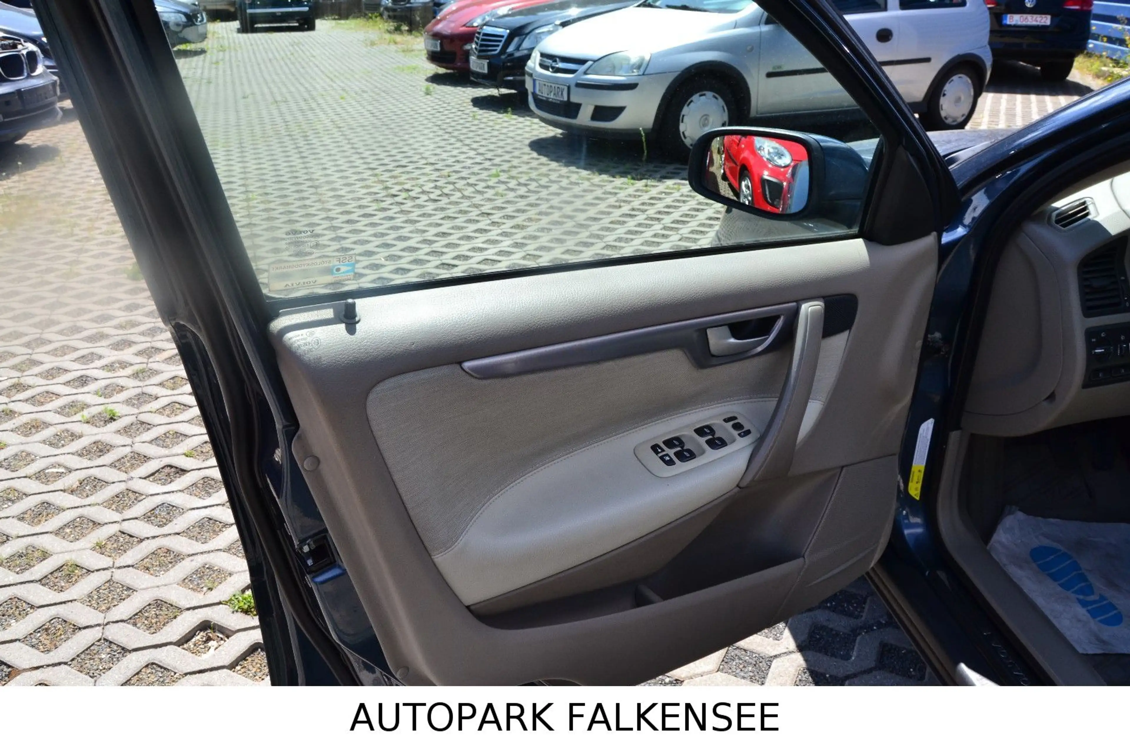 Volvo V70 II KOMBI D5 KINETIC FACELIFT+SAUBER+EURO4 — photo 2