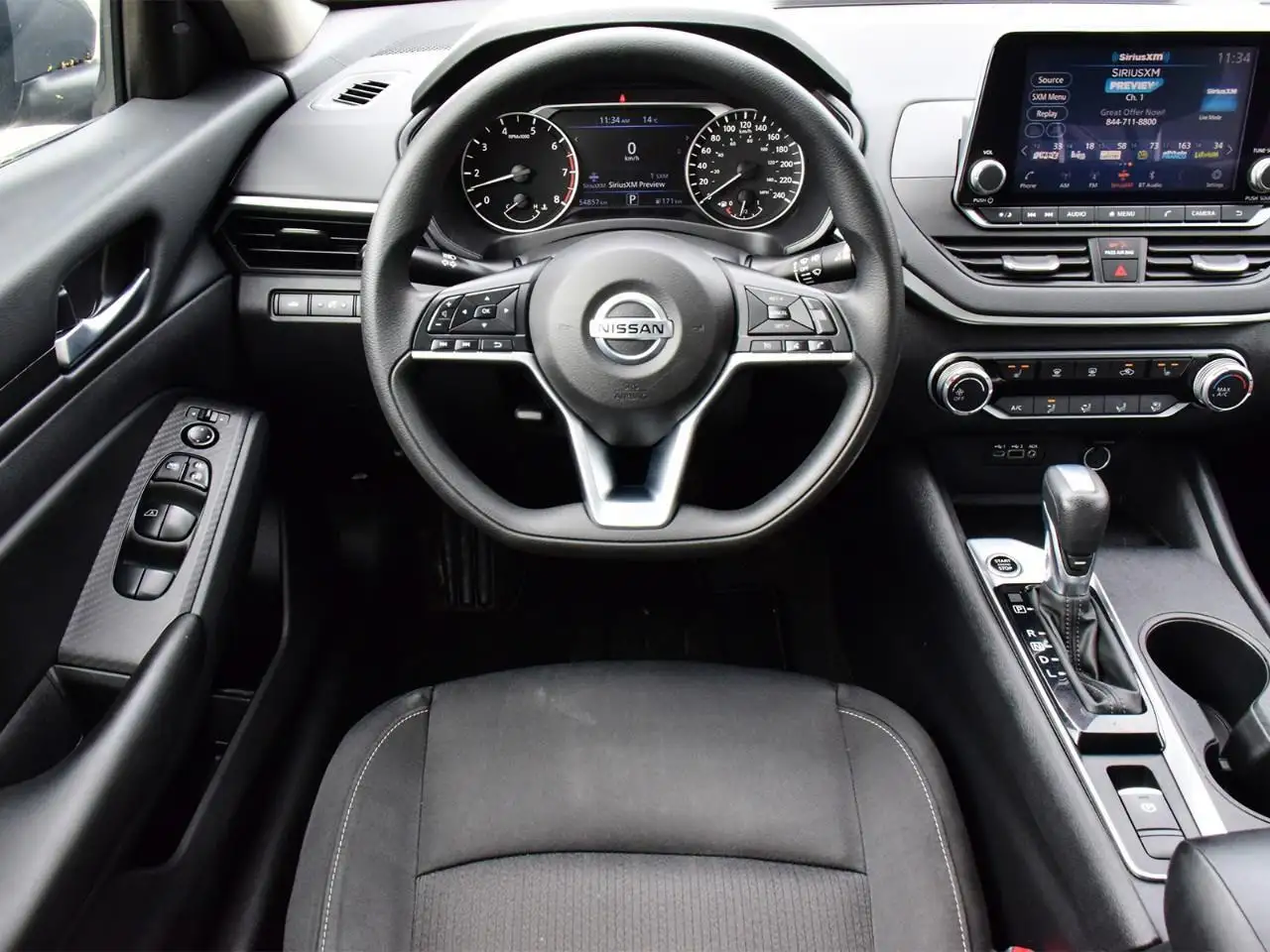 Nissan Altima снимка Nissan Altima