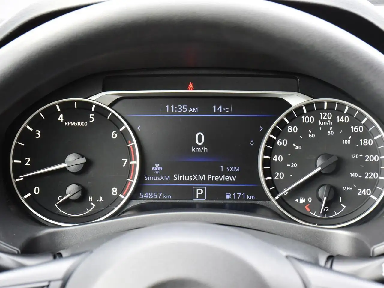 Nissan Altima снимка Nissan Altima