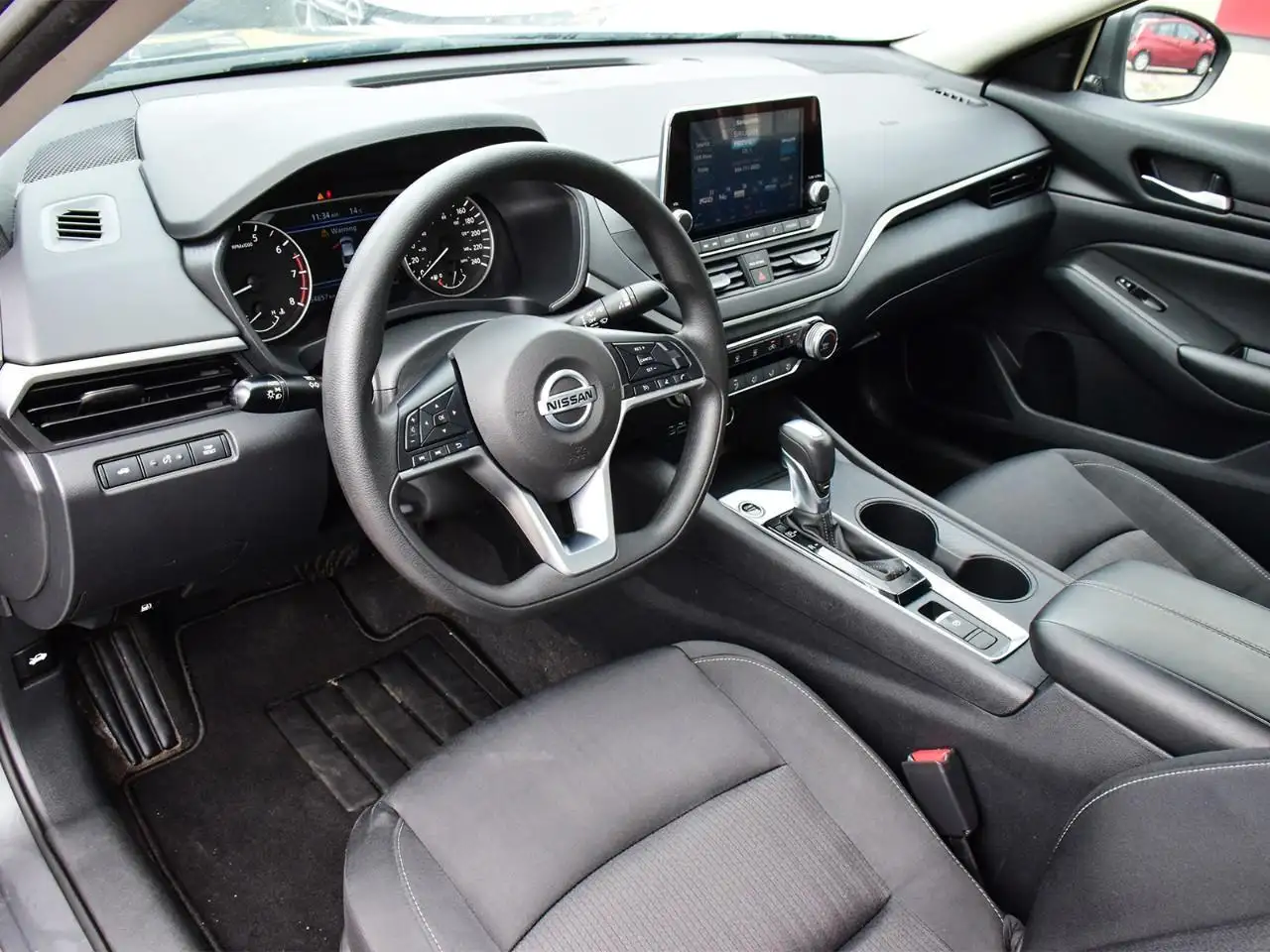 Nissan Altima снимка Nissan Altima