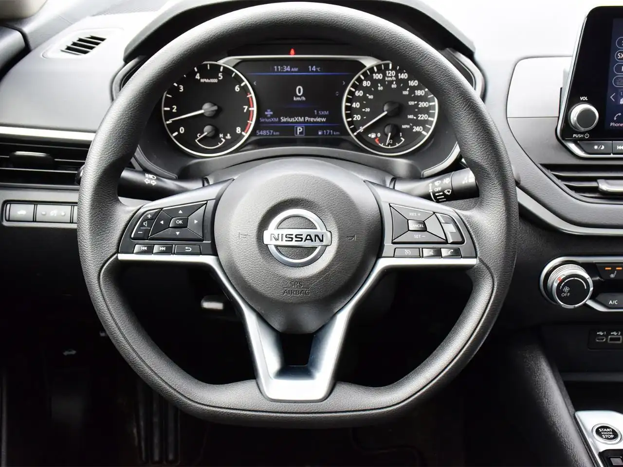 Nissan Altima снимка Nissan Altima