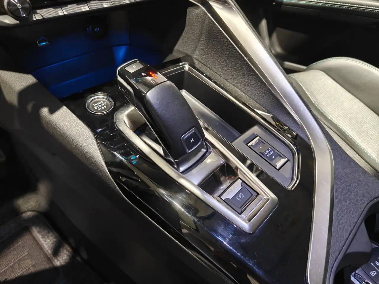 Peugeot 5008 1.2 Allure 7-zit/LED/Keyless/Leder/360/AdCruise 36