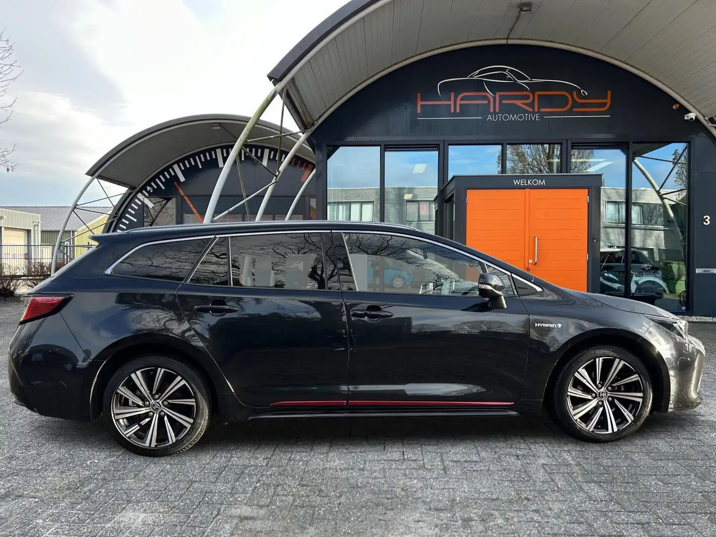 Toyota Corolla Touring Sports 1.8 Hybrid Business Plus Trekhaak A Negro - 2