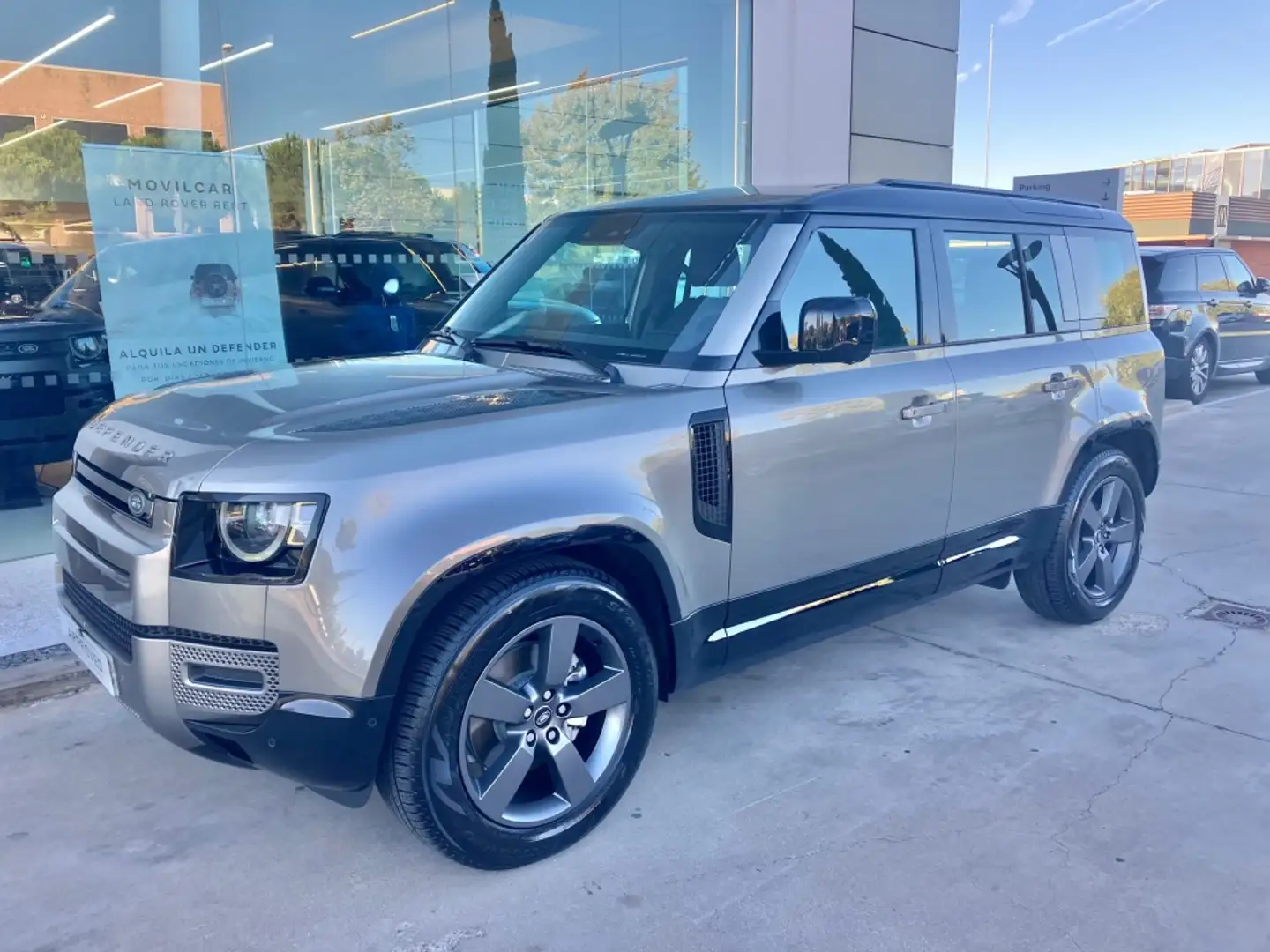 Land Rover Defender 110 3.0D l6 MHEV X-Dynamic SE AWD Aut. 250 Gris - 2