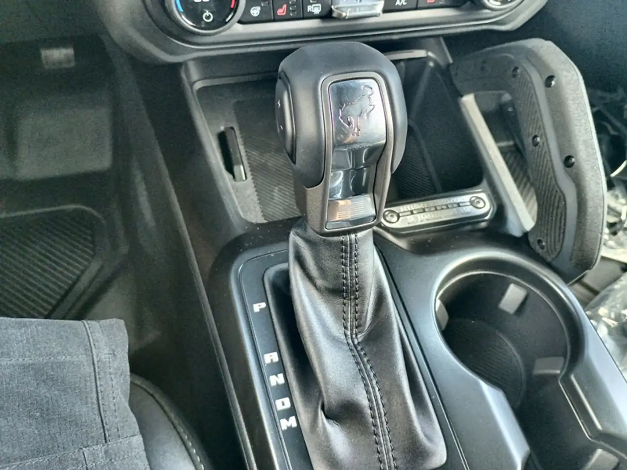 Ford Bronco photo Ford Bronco