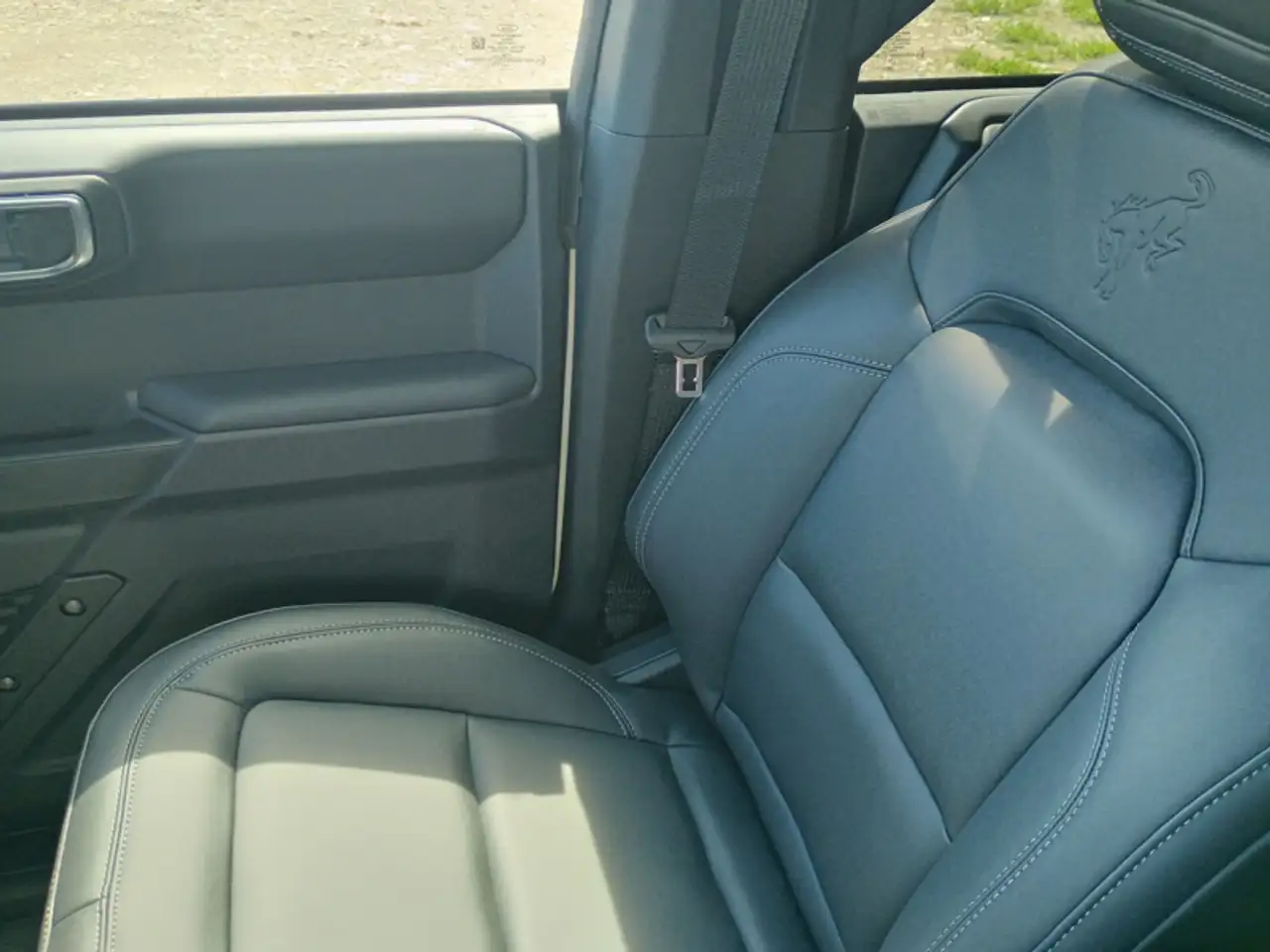 Ford Bronco photo Ford Bronco
