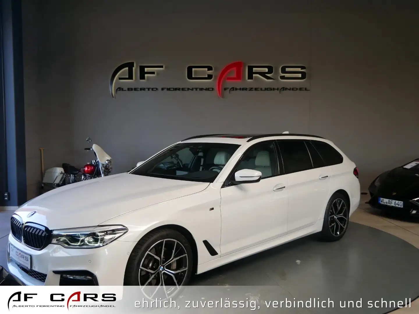 BMW 530 d M Luxury Line Massage Kamera Pano HK Standhzg. Weiß - 2