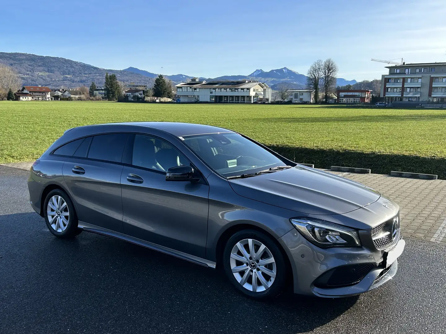 Mercedes-Benz CLA 200 CLA 200 d Shooting Brake Aut. Grau - 1